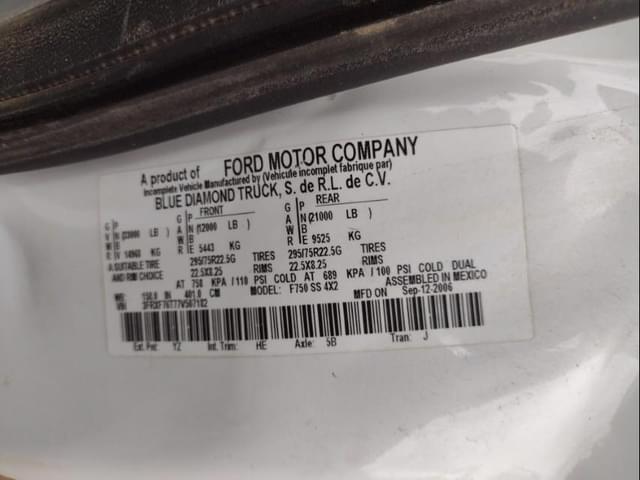 Image of Ford F-750 equipment image 4