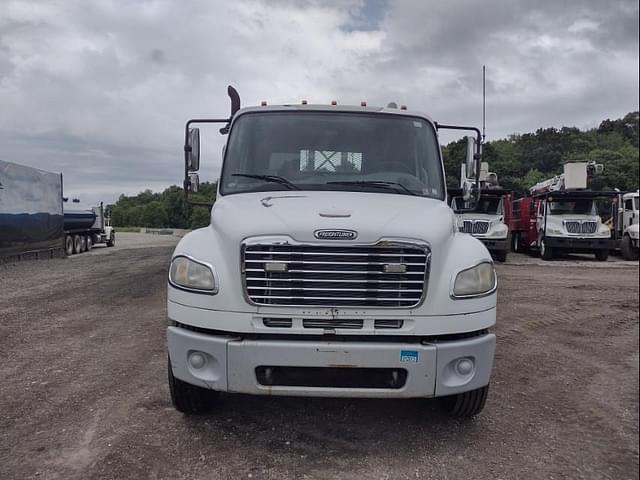 Image of Freightliner M2 equipment image 1