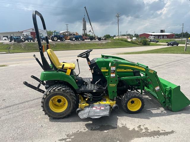 Image of John Deere 2305 equipment image 1