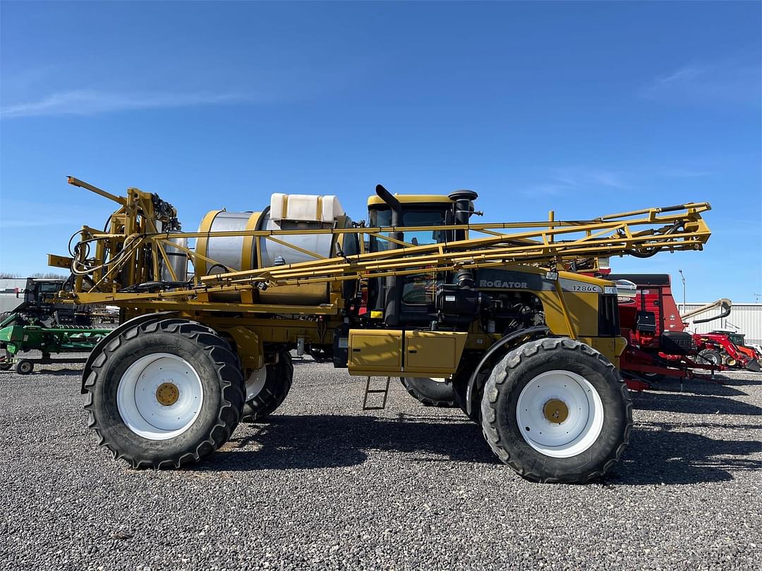 Image of Ag-Chem RoGator 1286C Primary image