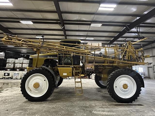 Image of Ag-Chem Rogator SS1074 equipment image 2