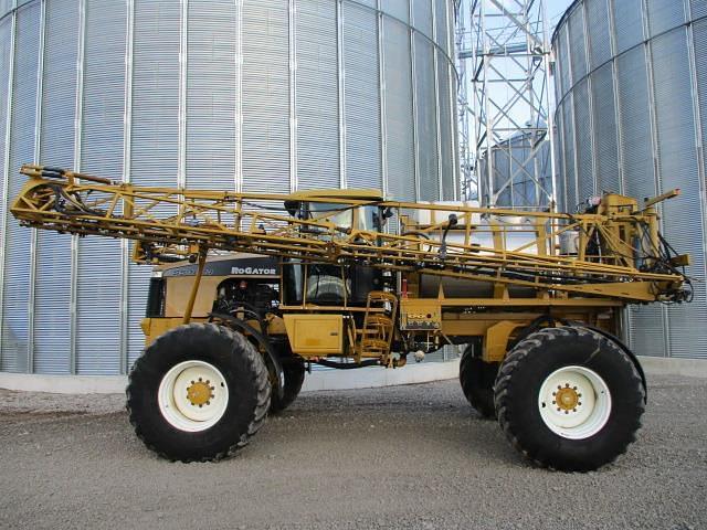 Image of RoGator SS1074 equipment image 1