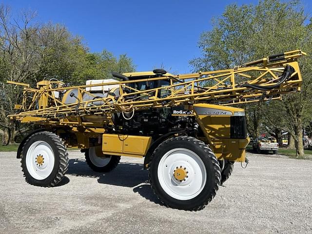 Image of RoGator SS1074 equipment image 1