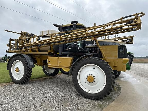 Image of Ag-Chem RoGator 1074 Primary image