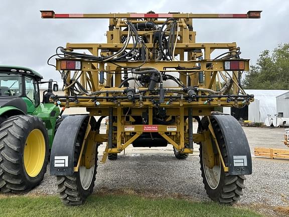 Image of Ag-Chem RoGator 1074 equipment image 2