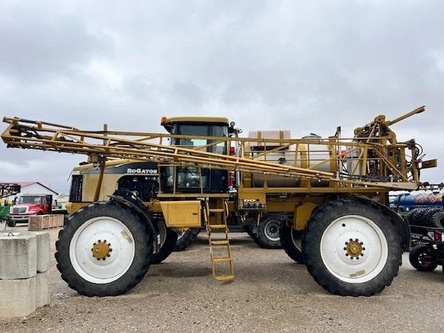 Image of Ag-Chem RoGator SS874 equipment image 2