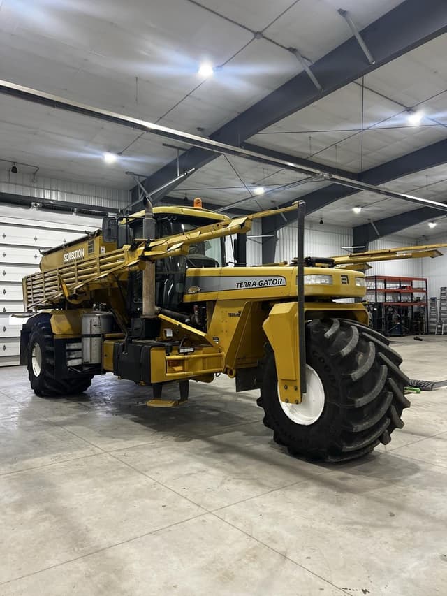 Image of Ag-Chem Terra-Gator 8203 equipment image 4