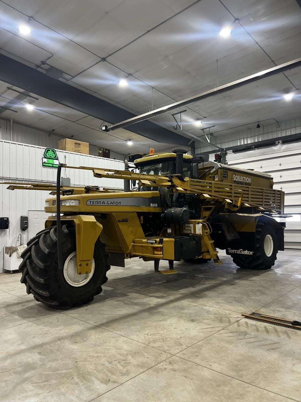 2007 Ag-Chem Terra-Gator 8203 Equipment Image0