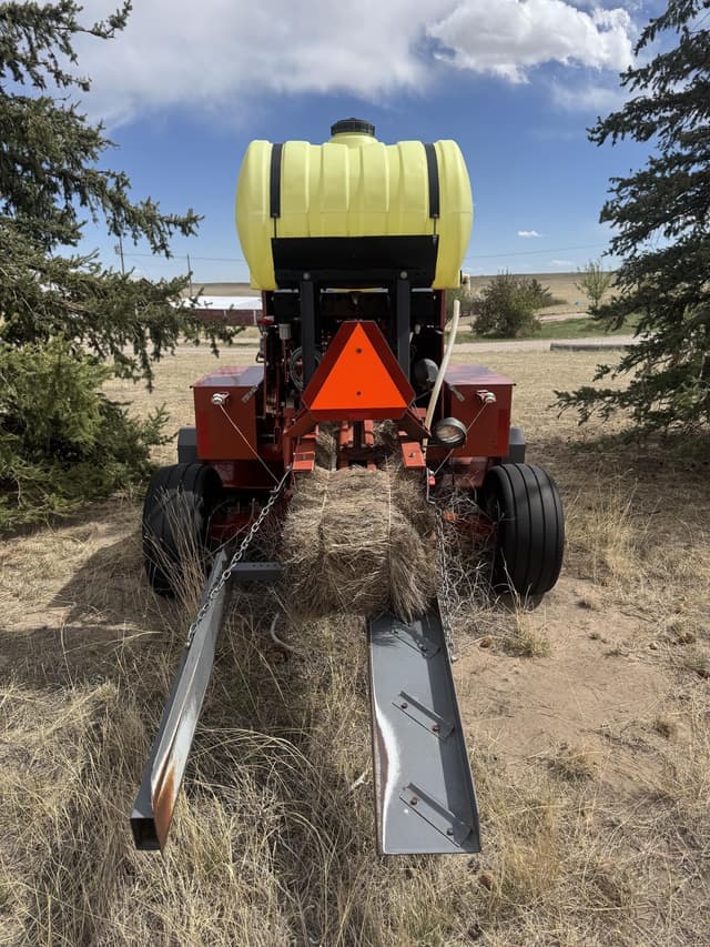 Image of AGCO Hesston 7115 equipment image 4