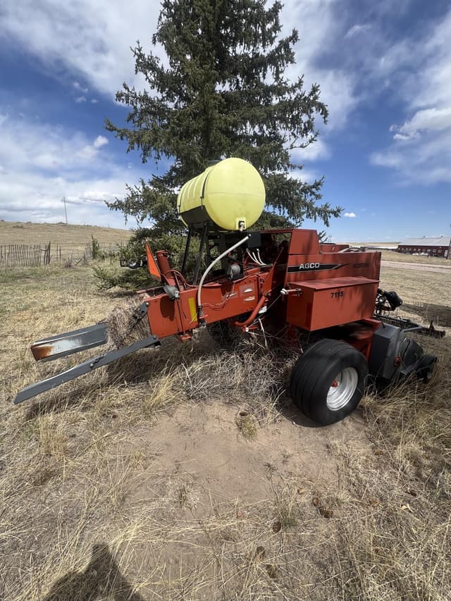 Image of AGCO Hesston 7115 equipment image 3