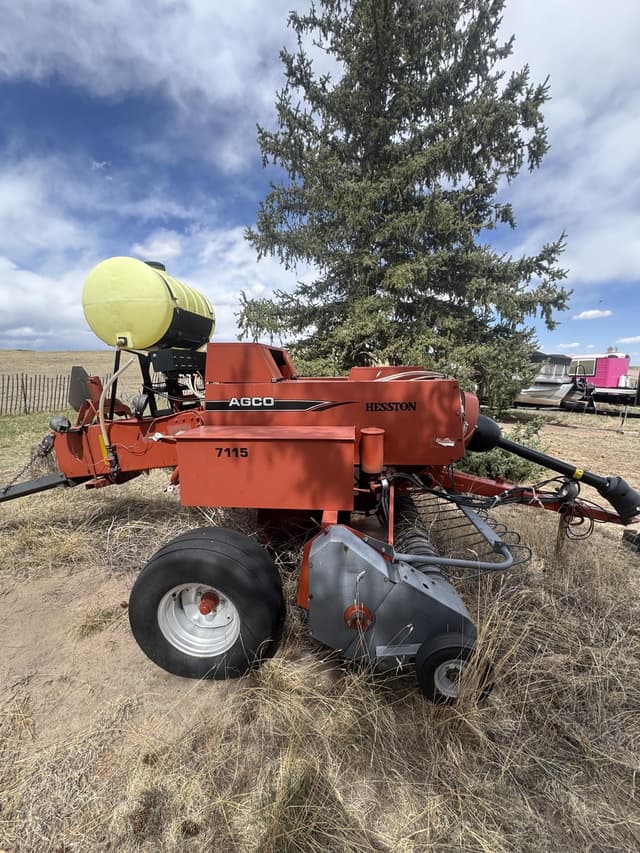 Image of AGCO Hesston 7115 equipment image 2