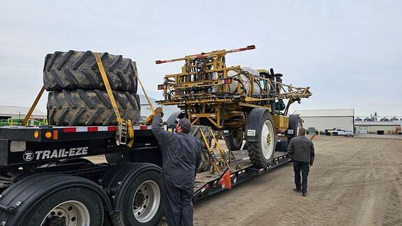 Image of AGCO ROGATOR 1074 equipment image 2