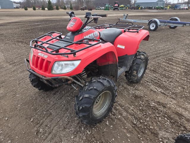 Image of Arctic Cat 700 equipment image 1