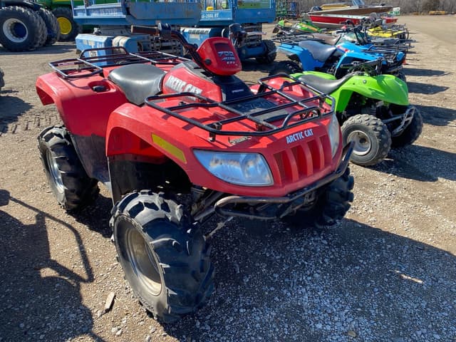 Image of Arctic Cat 700 equipment image 2