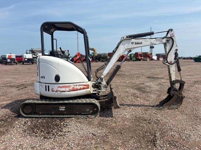 Image of Bobcat 425 equipment image 2