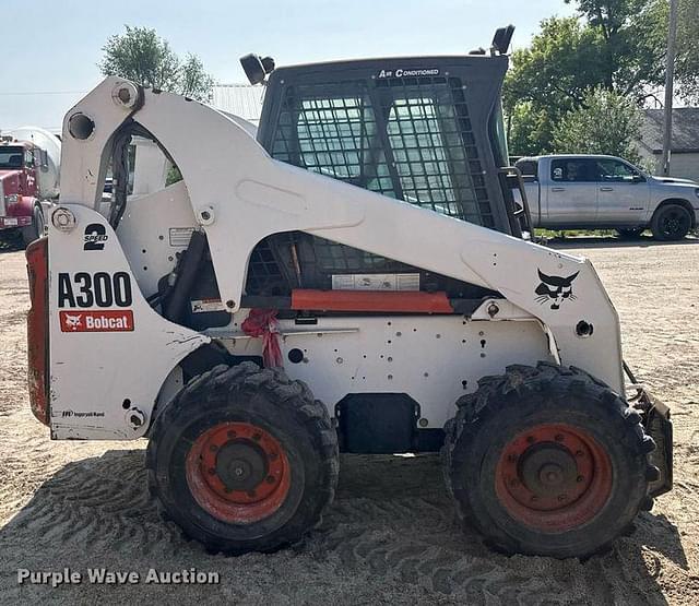 Image of Bobcat A300 equipment image 3