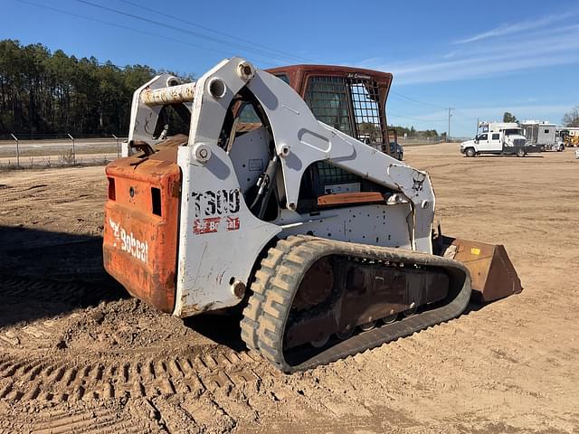 Image of Bobcat T300 equipment image 4