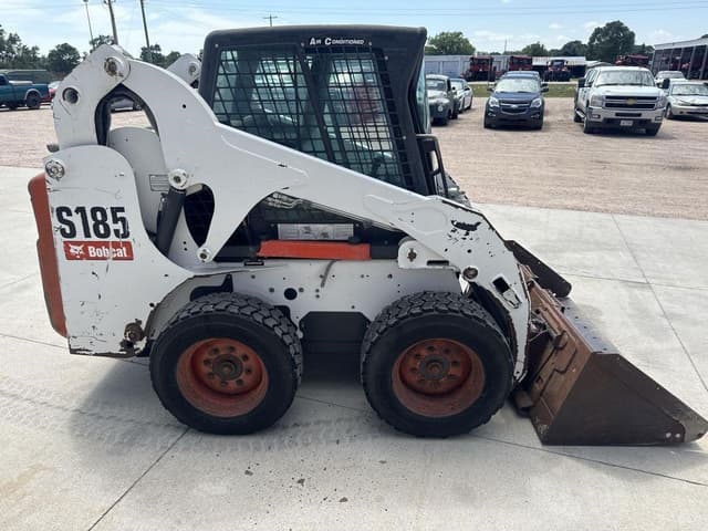 Image of Bobcat S185 equipment image 2
