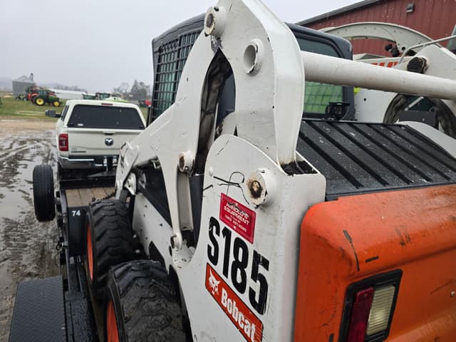 Image of Bobcat S185 equipment image 2