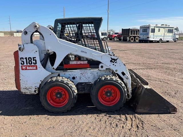 Image of Bobcat S185 equipment image 2