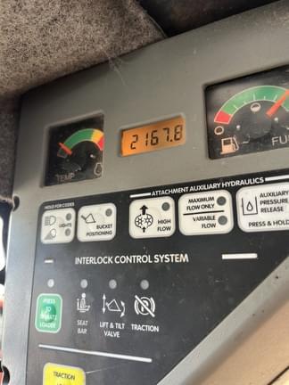 Image of Bobcat S205 equipment image 3