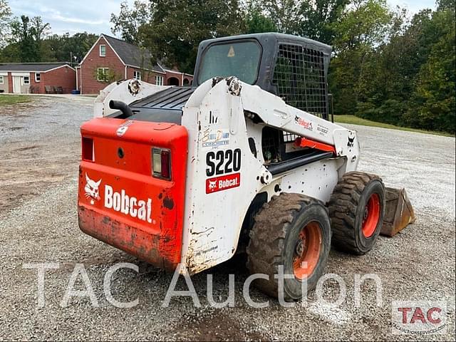 Image of Bobcat S220 equipment image 4