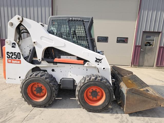 Image of Bobcat S250 equipment image 1