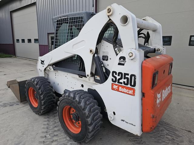 Image of Bobcat S250 equipment image 4