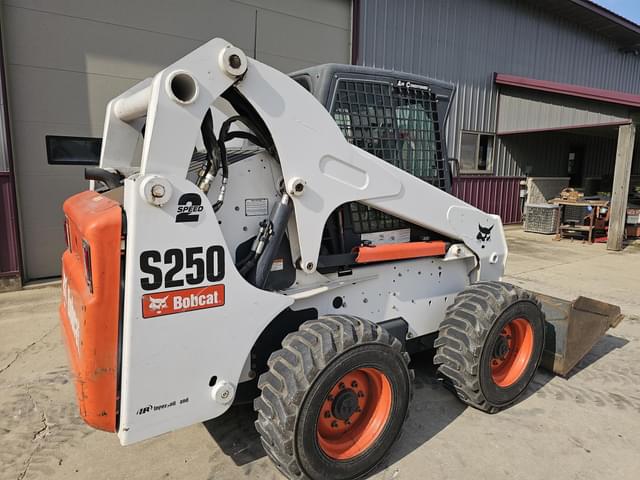 Image of Bobcat S250 equipment image 3