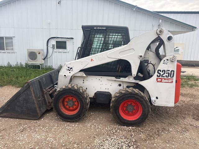 Image of Bobcat S250 equipment image 1