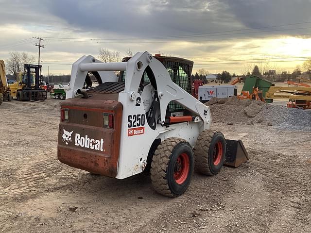 Image of Bobcat S250 equipment image 3