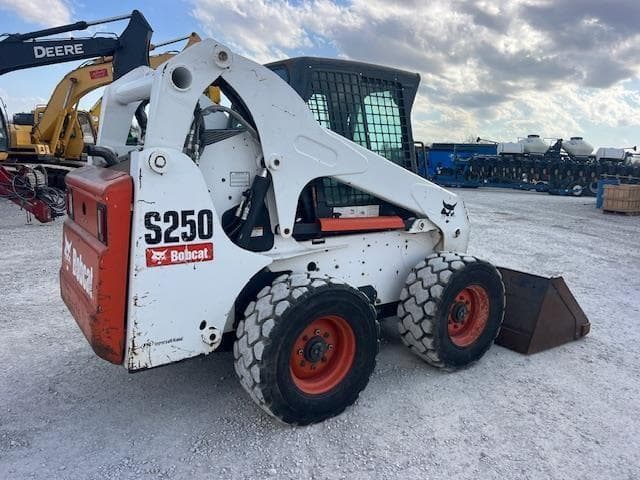 Image of Bobcat S250 equipment image 3