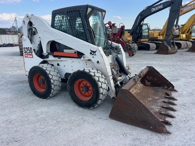 Image of Bobcat S250 equipment image 1