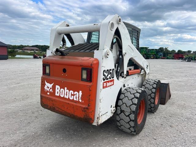 Image of Bobcat S250 equipment image 3