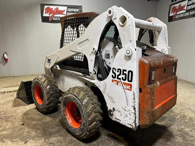 Image of Bobcat S250 equipment image 2