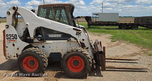Image of Bobcat S250 equipment image 3