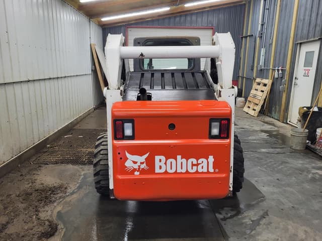 Image of Bobcat S300 equipment image 2
