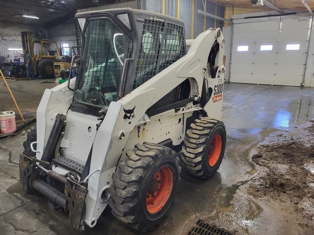 Image of Bobcat S300 equipment image 1