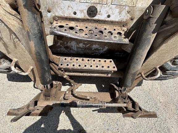 Image of Bobcat S300 equipment image 4