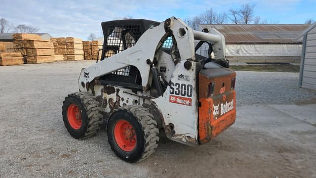 Image of Bobcat S300 equipment image 2