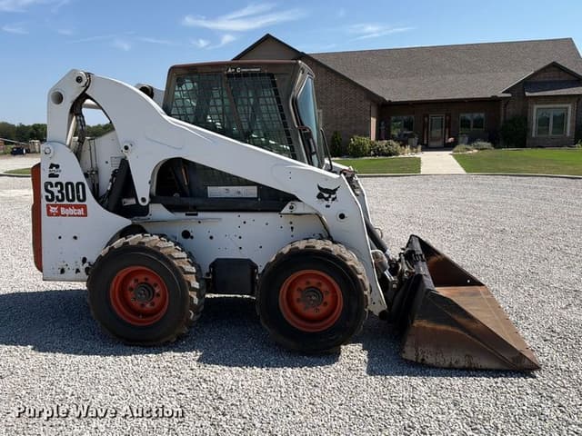 Image of Bobcat S300 equipment image 3