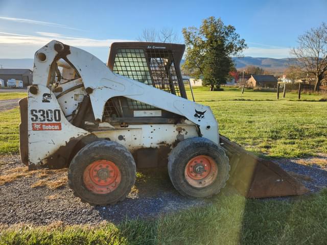 Image of Bobcat S300 equipment image 1