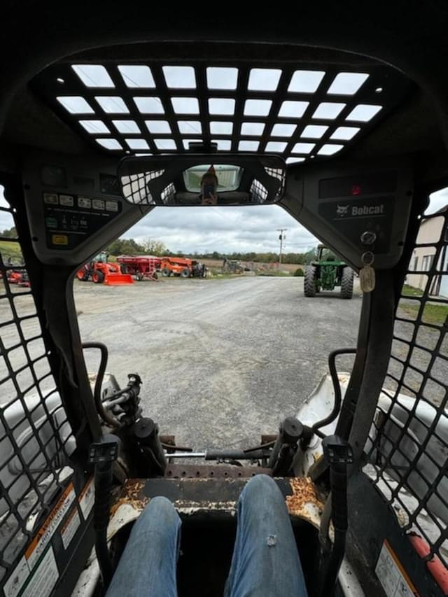 Image of Bobcat S300 equipment image 4