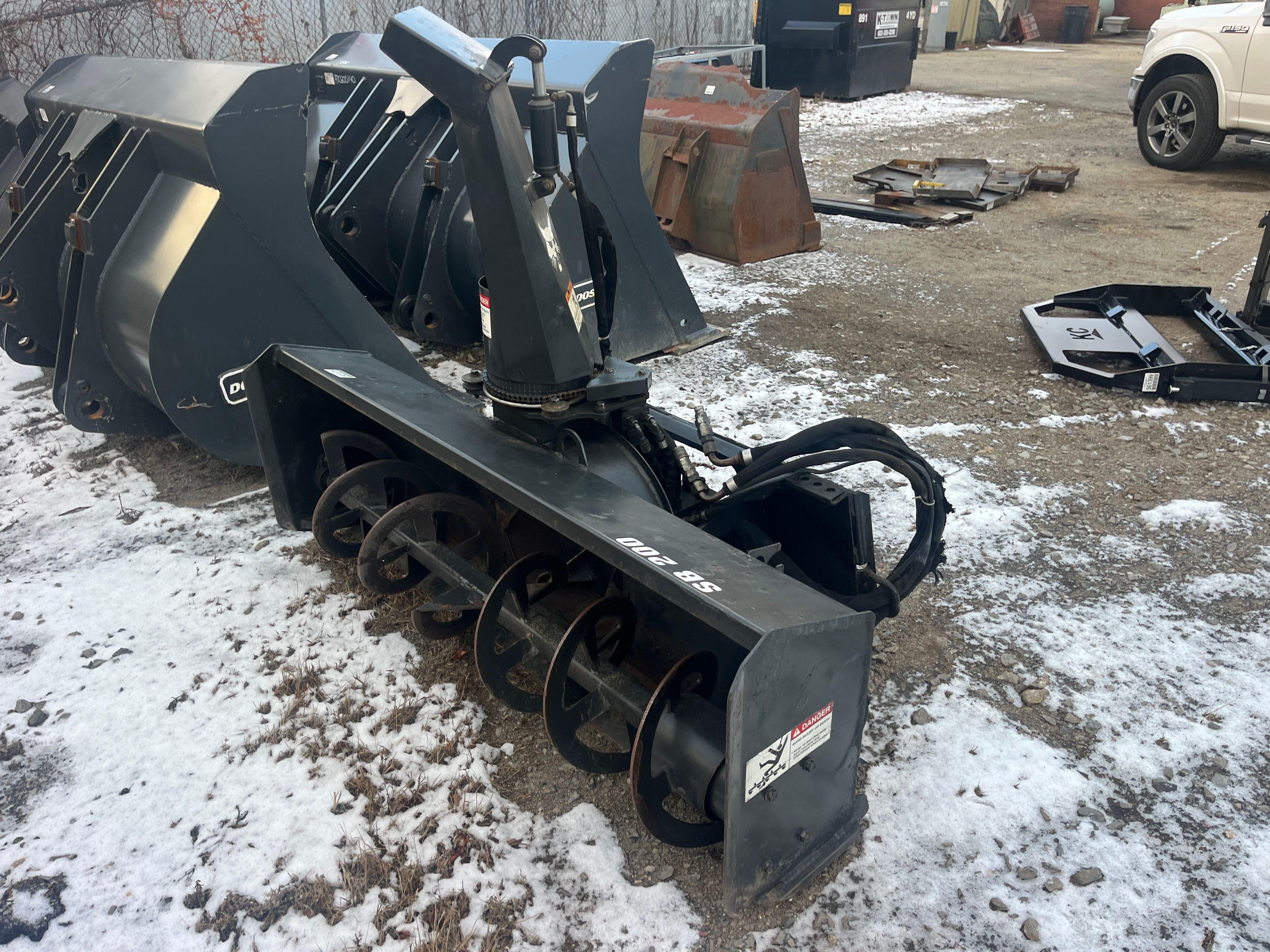 Main image Bobcat SB200