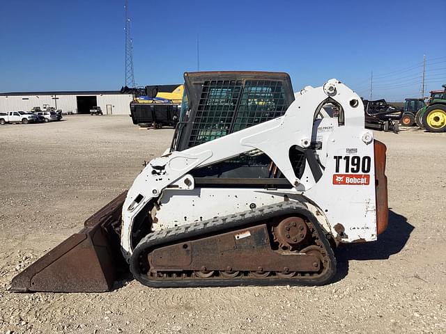 Image of Bobcat T190 equipment image 2