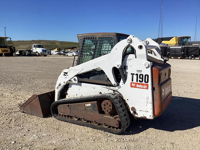 Image of Bobcat T190 equipment image 3