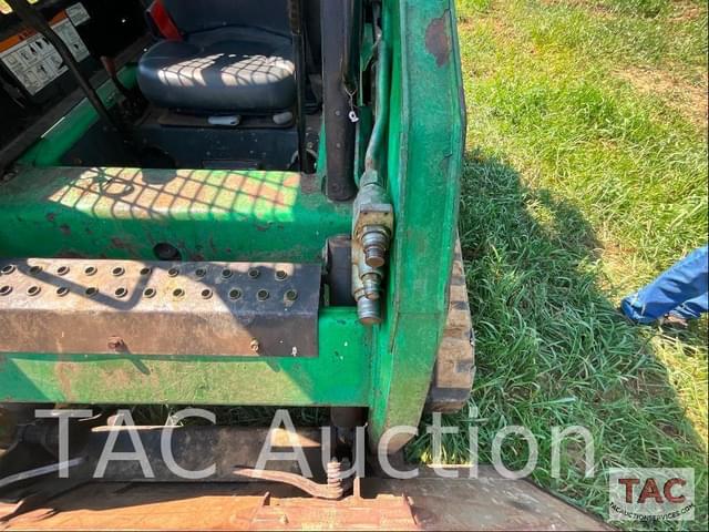 Image of Bobcat T190 equipment image 2