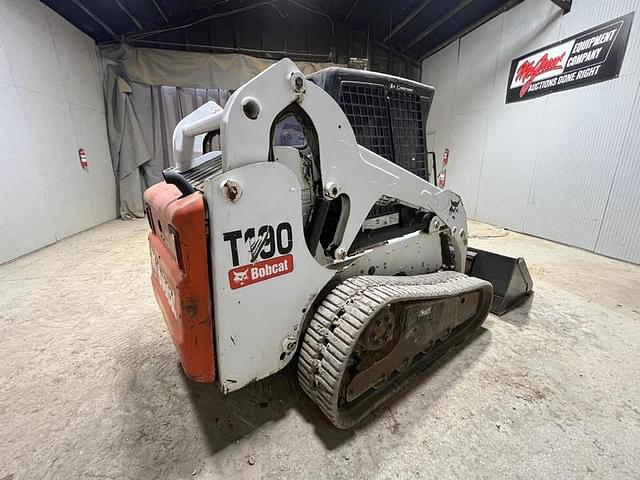 Image of Bobcat T190 equipment image 4