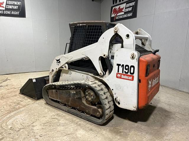 Image of Bobcat T190 equipment image 2