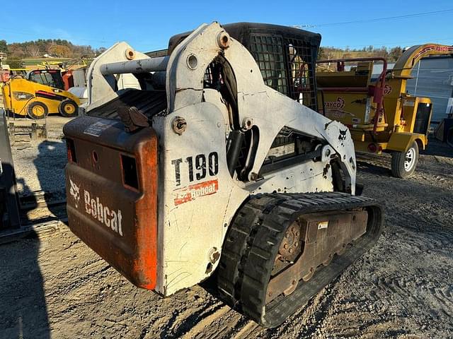 Image of Bobcat T190 equipment image 4